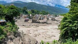 नेपाल की बाढ़ के बाद बिहार में खतरा बरकरार, नदियों में बढ़ा पानी और मलबा; तटबंधों पर 24 घंटे निगरानी