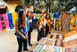 पिंगला में फिर सजने लगी पौराणिक कथाओं की रंगीन दुनिया, कपड़ों से गहनों तक पहुंची पाटचित्र कला