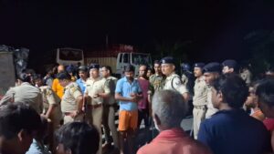 बेतिया में बेकाबू बस ने पांच को रौंदा