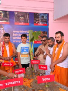 शिवलिंग का भव्य रुद्राभिषेक, उमड़े श्रद्धालु