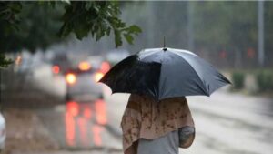 आज का मौसम: भारी बारिश और आंधी का अलर्ट, 50 KM की रफ्तार से चलेंगी हवाएं; IMD ने जारी किया अपडेट