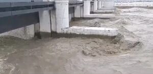 नेपाल में बाढ़ और भूस्खलन से हालात गंभीर, बिहार में अलर्ट; NDRF-SDRF की टीमें तैयार