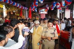 हर हर महादेव से गूंजे शिवालय, सावन के सोमवार पर आस्था का समुद्र