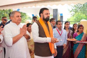 बलुआ में डॉ. जगन्नाथ मिश्र की प्रतिमा का मुख्यमंत्री ने किया अनावरण