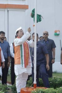 स्वतंत्रता दिवस पर कृषि मंत्री विजय कुमार सिन्हा ने अपने सरकारी आवास पर किया ध्वजारोहण