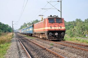 पटना-गया रेलखंड पर बढ़ा बाढ़ का असर, 8 सितंबर को 10 मेमू ट्रेनें रद्द; कई एक्सप्रेस ट्रेनों का बदला रूट