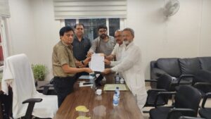 एमएलसी मतदाता सूची में गड़बड़ी का आरोप, जन सुराज के प्रतिनिधिमंडल ने मुख्य निर्वाचन अधिकारी को सौंपा ज्ञापन