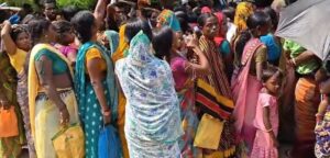 गरीबों को मिल रही 3 डिसमिल जमीन? मुख्यमंत्री सचिवालय पहुंचीं हजारों महिलाएं, जानिए क्या है हकीकत?