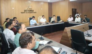 पटना में बाढ़ से क्षतिग्रस्त सड़कों की मिशन मोड में होगी मरम्मत, DM ने अधिकारियों को दिए सख्त निर्देश