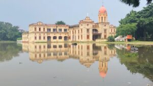 ग्रामीण इलाकों में भीषण कटाव के बाद अब भागलपुर के शहरी क्षेत्रों में घुसा बाढ़ का पानी