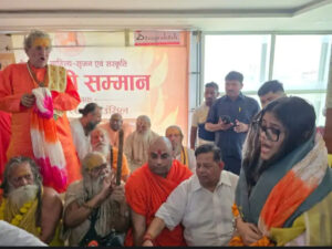 वृंदावन में सम्मानित हुईं ‘हनुमान अंश’ की युवा निर्माता अनुप्रिया नागर, प्रेमानंद महाराज का लिया आशीर्वाद