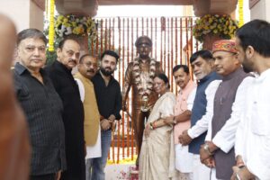 शिक्षक दिवस पर पुराने स्कूल पहुंचे भाजपा अध्यक्ष नितिन नवीन, आचार्य किशोर कुणाल की प्रतिमा का किया अनावरण