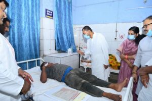 अस्पतालों के औचक निरीक्षण से स्वास्थ्य सुविधाओं के विस्तार तक, निशांत के काम की महामहिम ने भी की तारीफ