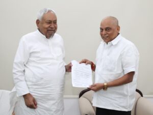 नीरज कुमार ने की नीतीश कुमार से मुलाकात, अनंत सिंह विवाद के बीच तस्वीर ने बढ़ाई सियासी हलचल