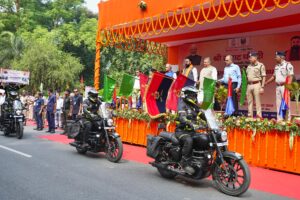 CM सम्राट चौधरी ने राष्ट्रीय मोटरसाइकिल रैली को दिखाई हरी झंडी, पटना से गुजरात तक जाएगा बिहार दल