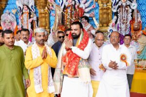 महानवमी पर CM सम्राट चौधरी ने मां दुर्गा के दरबार में टेका माथा, बिहार की सुख-शांति और समृद्धि की कामना