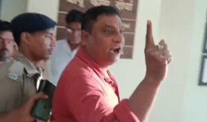 पटना में मल्लिकार्जुन खरगे का विवादित बयान, मोदी पर टिप्पणी के बाद कांग्रेस कार्यक्रम में हंगामा और मारपीट