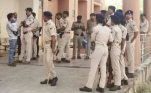 पुलिस अभिरक्षा में 25 वर्षीय युवक की मौत, पत्नी और चार माह की बच्ची हुई बेसहारा; परिजनों ने उठाए सवाल
