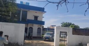 बीजेपी नेता रिंकू पाठक और उनकी पत्नी के ठिकानों पर EOU की छापेमारी, 3.56 करोड़ की आय से अधिक संपत्ति का मामला