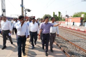 पूर्व मध्य रेल के GM डिम्पी गर्ग ने किया दीघा ब्रिज हॉल्ट-झाझा रेलखंड का निरीक्षण, संरक्षा और यात्री सुविधाओं पर दिया जोर