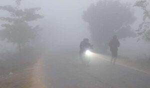औरंगाबाद के मदनपुर में छाया घना कोहरा, सड़कों पर कम हुई दृश्यता, वाहन चालकों की बढ़ी परेशानी