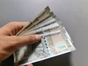 स्कूल भवन निर्माण मामले में DEO पर जुर्माना, वेतन से कटेगी राशि