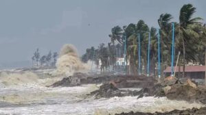 बंगाल की खाड़ी में गहरा दबाव चक्रवाती तूफान में बदला, 28 अक्टूबर को आंध्र प्रदेश तट से टकराने की आशंका; 140 किमी/घंटे तक चलेंगी हवाएं