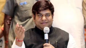 युवाओं को ‘मक्खी’ और ‘कॉकरोच’ कहना लोकतंत्र का अपमान: मुकेश सहनी