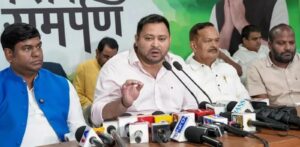 बिहार में महागठबंधन का आक्रोश मार्च, SIR और वोटर लिस्ट को लेकर EC के खिलाफ प्रदर्शन