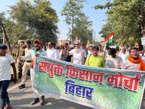 हजारों किसानों ने ट्रैक्टरों के साथ किया प्रदर्शन, पुलिस ने रोका रास्ता; सांसद समेत कई नेता गिरफ्तार