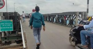 विक्रमशिला सेतु पुनर्स्थापन कार्य ने पकड़ी रफ्तार, 21 दिनों में काटे गए तीन कमजोर स्लैब